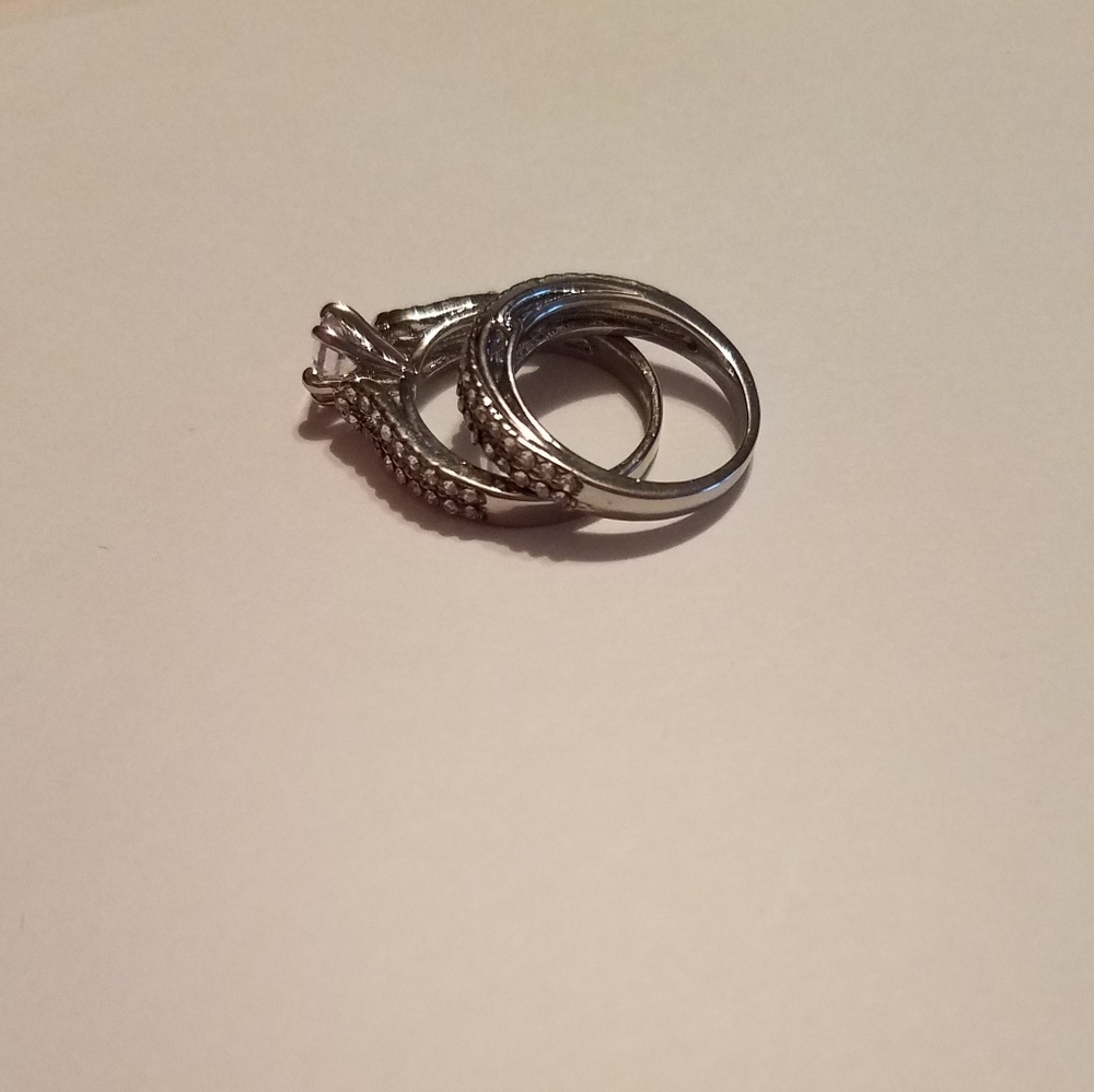 Beautiful white Crystal Zircon ring! - Picture 3 of 7